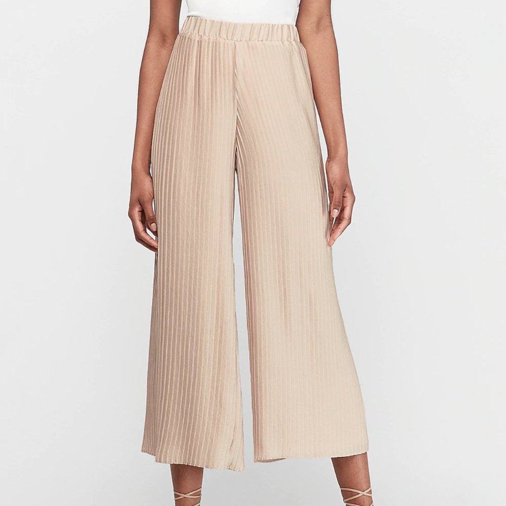 High Waisted Pleated Cropped Pull-On Pant Medium